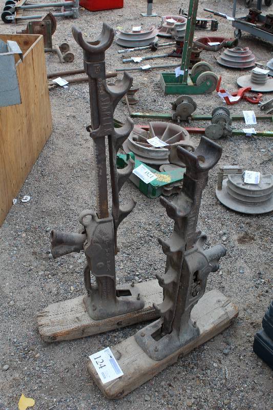 lot 124 image: Simplex 10-Ton Jacks