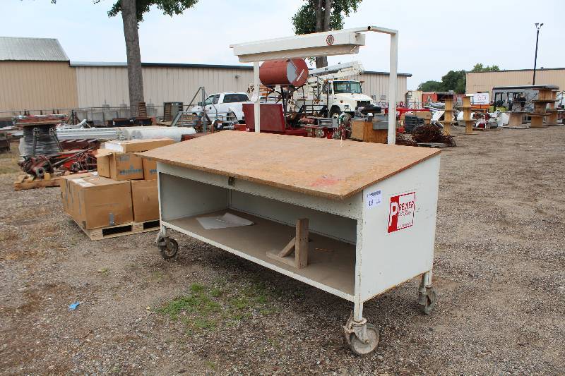 lot 48 image: Rolling Work Table w Storage