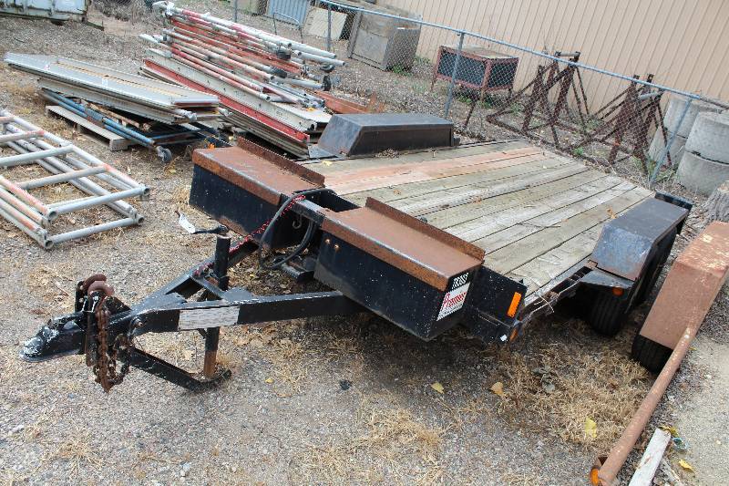 lot 18 image: 2004 Terra Hydraulic Tilt Bed Trailer