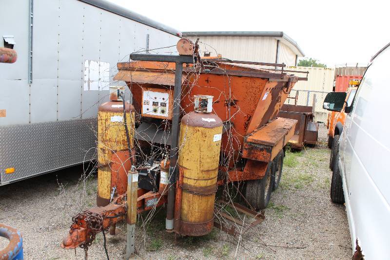 lot 13 image: 1983 The Minnesota Line 2-Axle 4-Wheel Trailer w Dump Bed