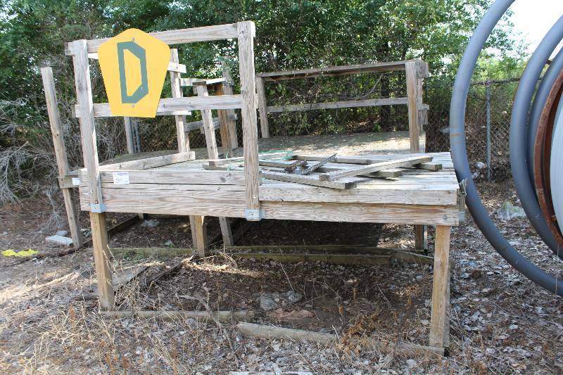 lot 201 image: Custom Wood Loading Dock
