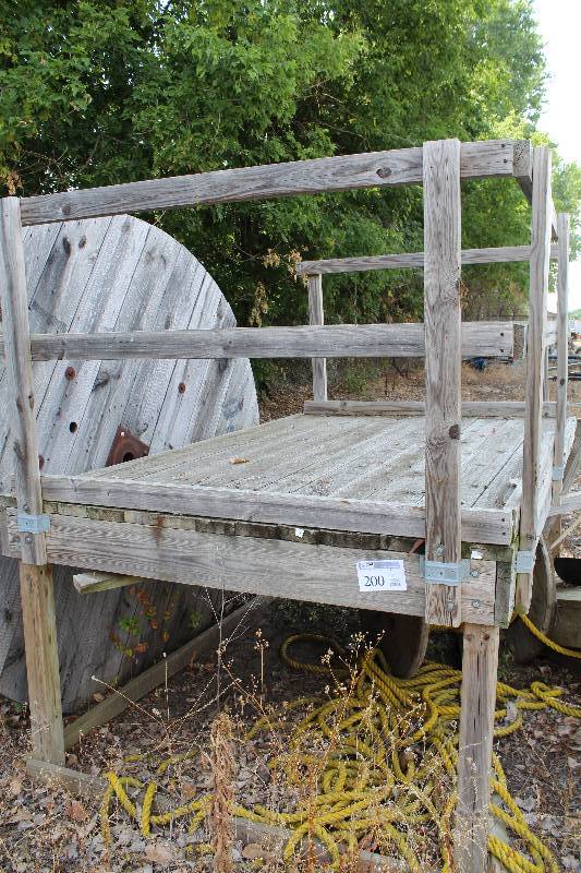 lot 200 image: Custom Wood Loading Dock