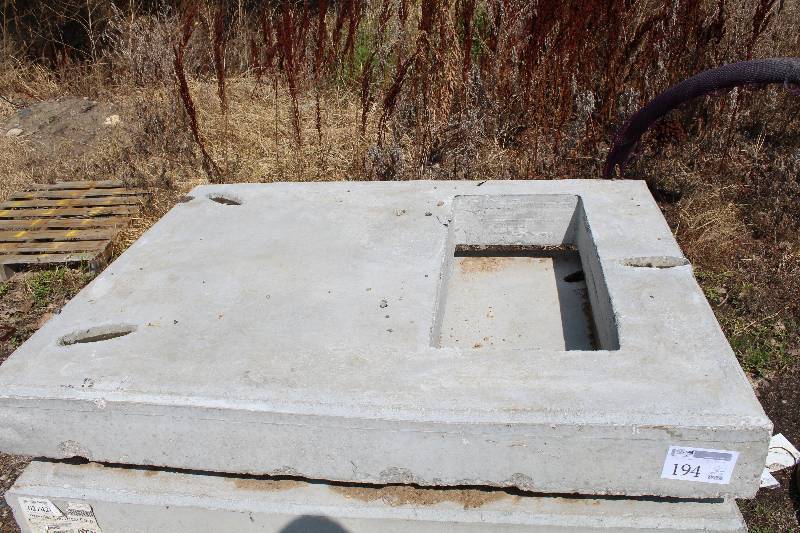 lot 194 image: Oldcastle Precast Concrete Form