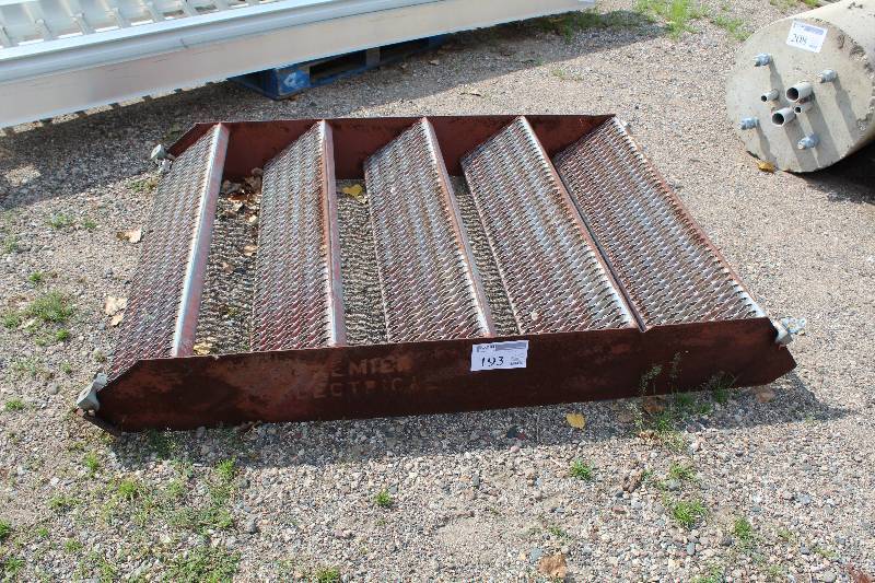 lot 193 image: 5-Step Metal Ladder Stair