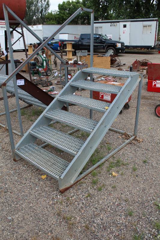 lot 148 image: 6-Step Metal Ladder Stair