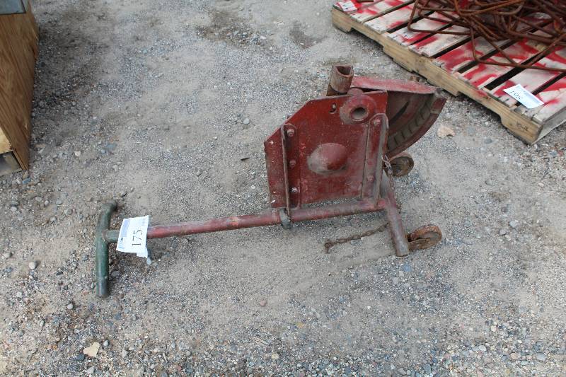 lot 175 image: Pipe Bender