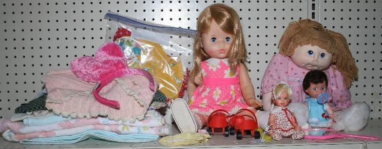 lot 31 image: Vintage Dolls