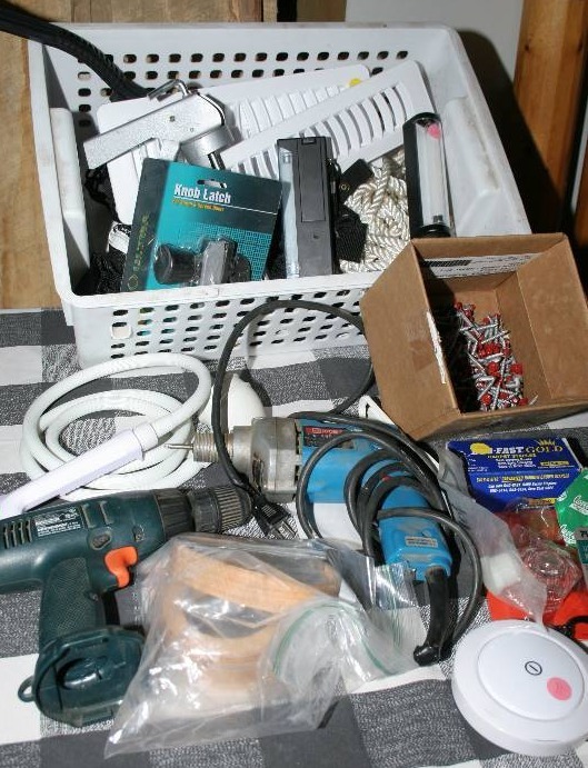 lot 33 image: Assorted Garage Items