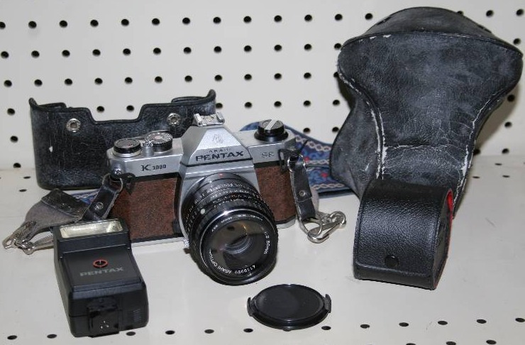 lot 38 image: 35mm Camera