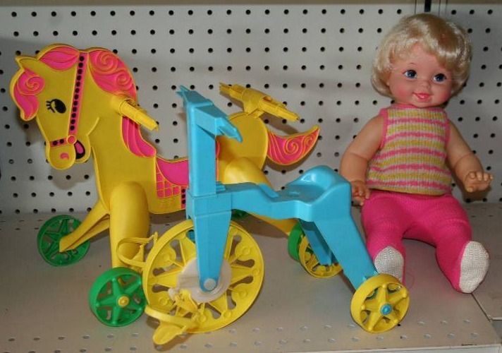 lot 40 image: Vintage Doll