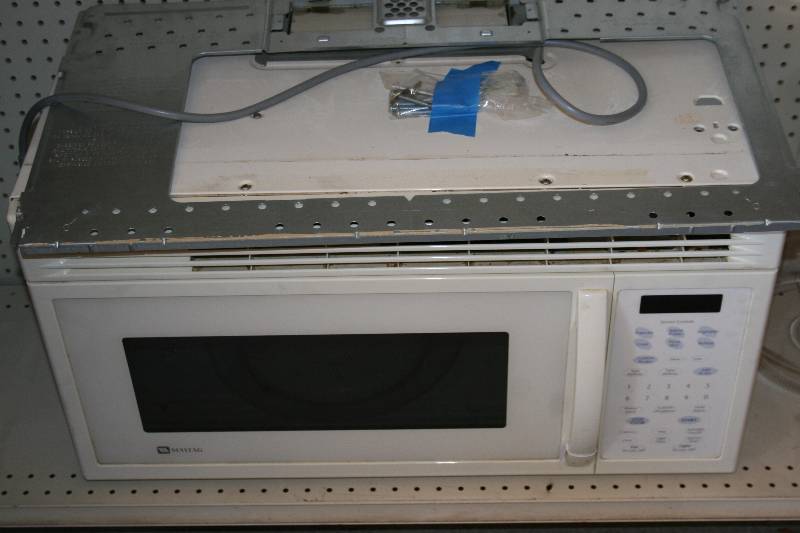 lot 54 image: Over the Stove Microwave