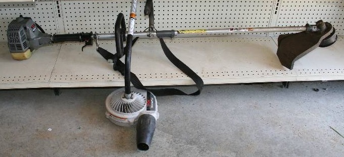 lot 70 image: Weed Whip with Blower Attachment