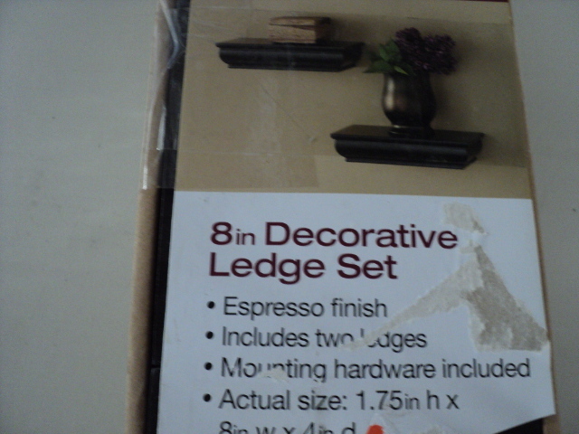 4 corner shelf sets and 2 ledge set...