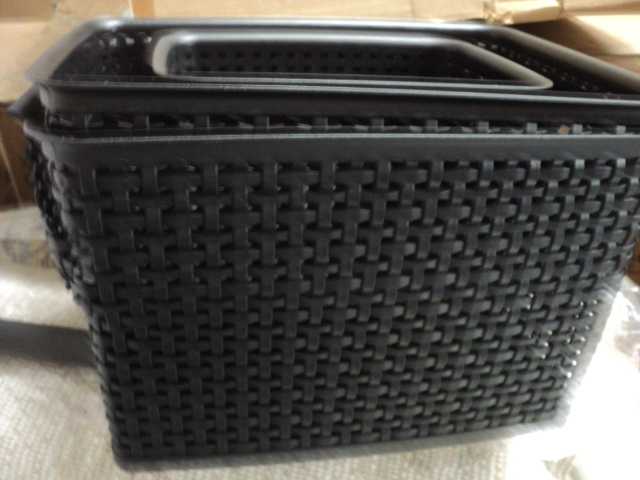 3 plastic basket set - 1 damaged...