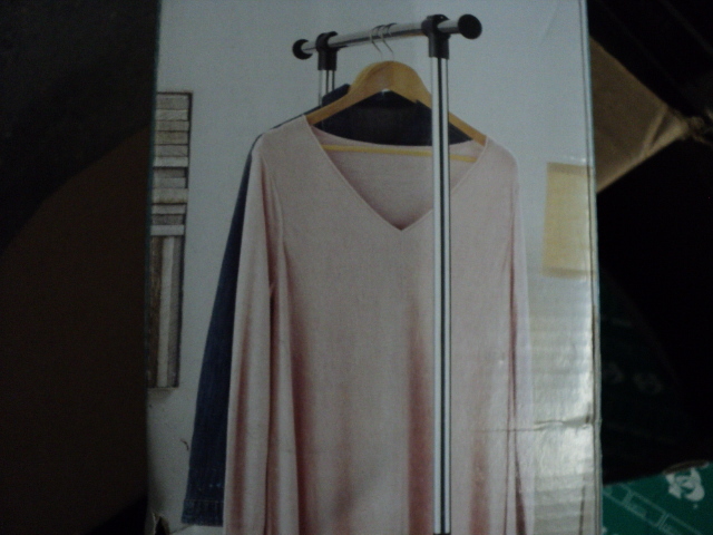 Whitmore extendable garment rack...
