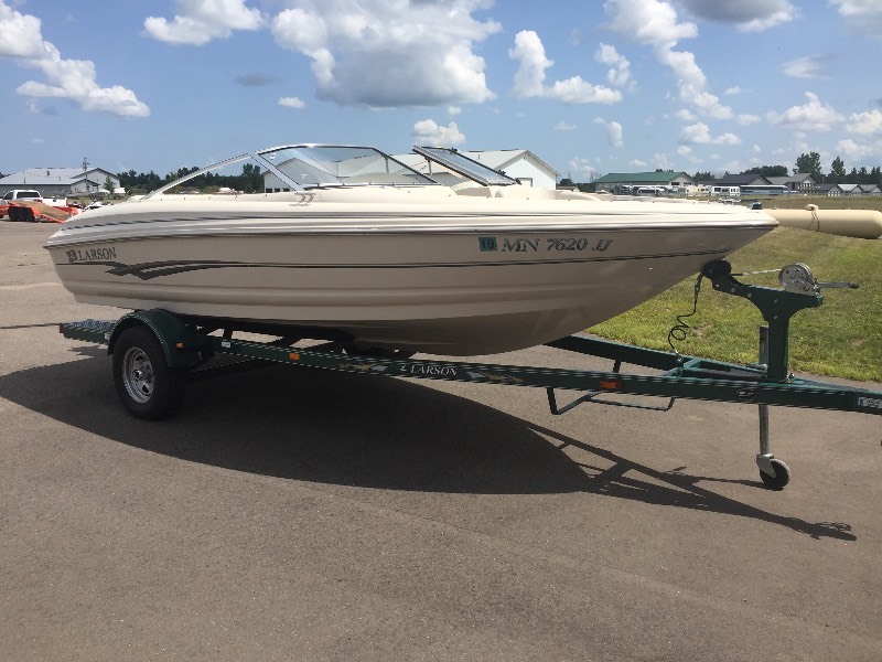 lot 1 image: 2002 LARSON 180 SEI RUNABOUT BOAT
