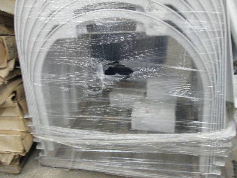 lot 6 image: Wellcraft 5600 Series Modular Windo...