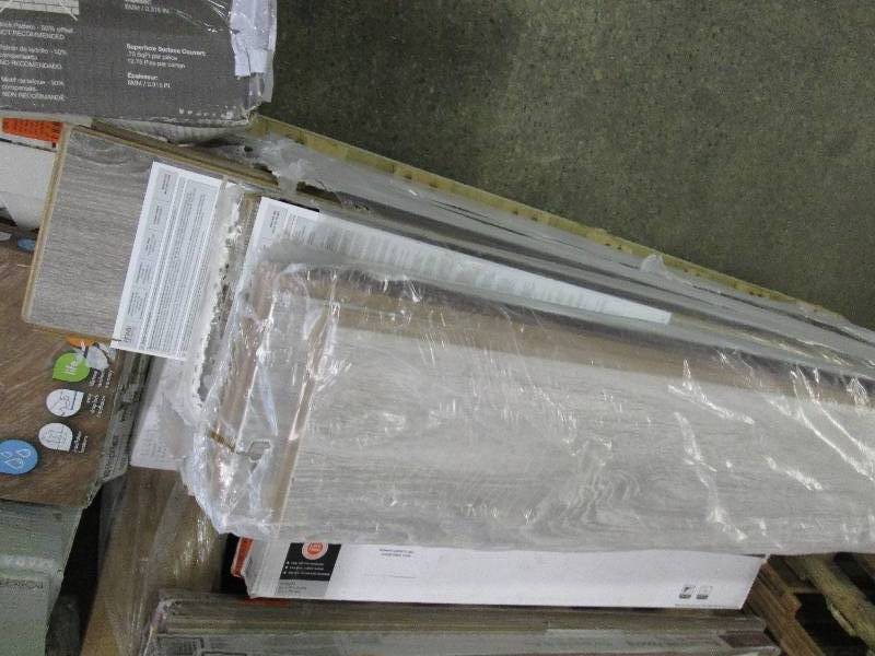 lot 330 image: 5 Cases Home Decorators Collection ...