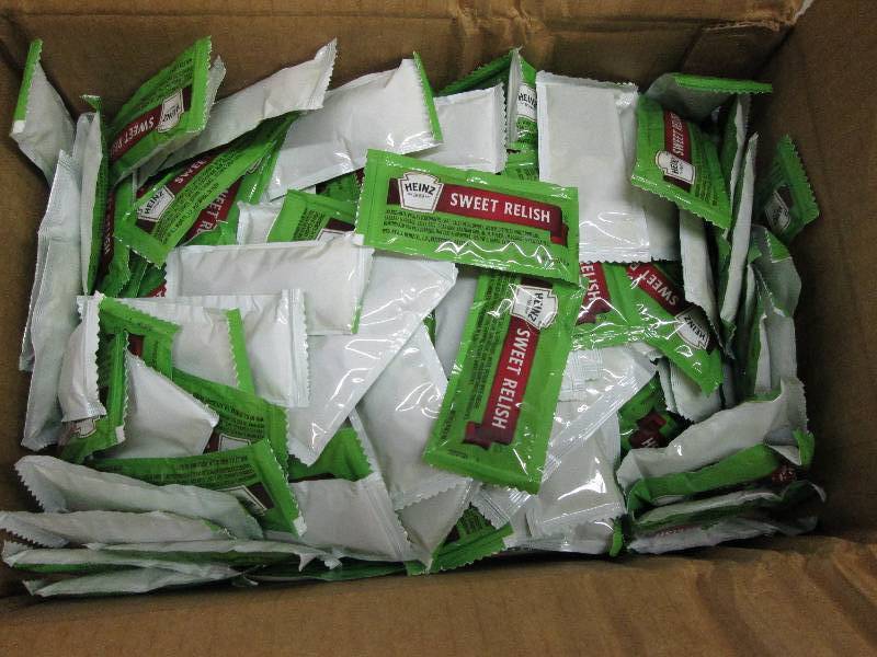 lot 15 image: Case of 200 Heinz Sweet Pickle Reli...
