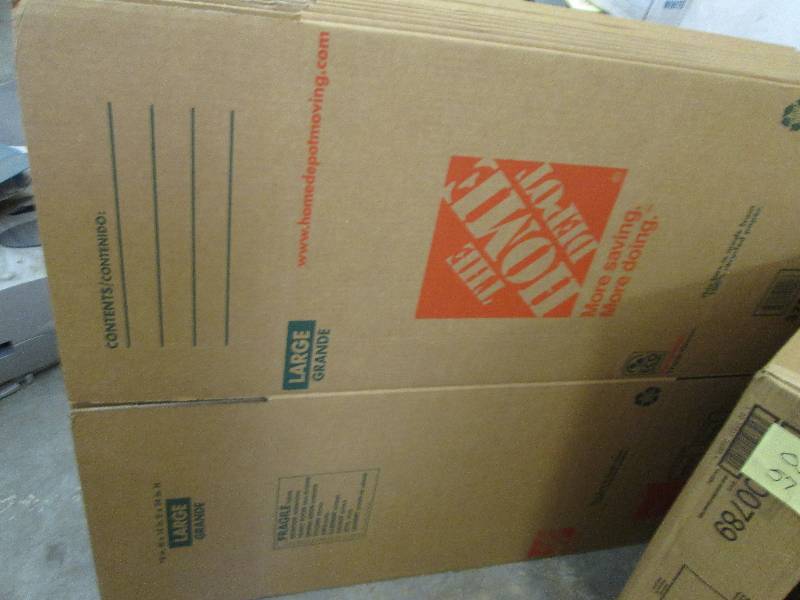 lot 36 image: Lot of 12 Home Depot Large Moving B...