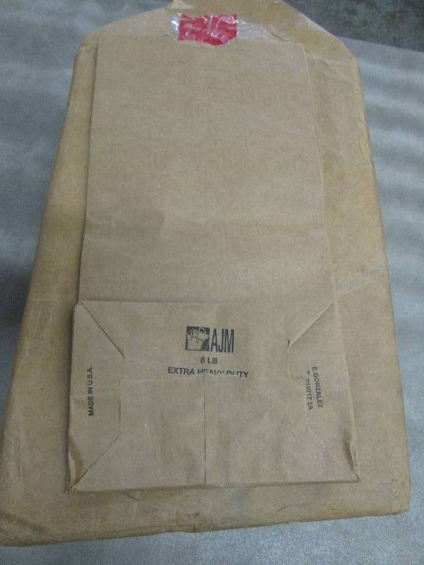 lot 40 image: Pack of 8lb Extra Heavy Duty Lunch ...