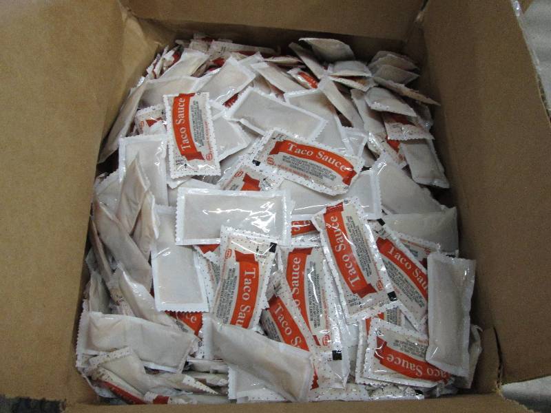 lot 17 image: Case of Taco Sauce Packets...