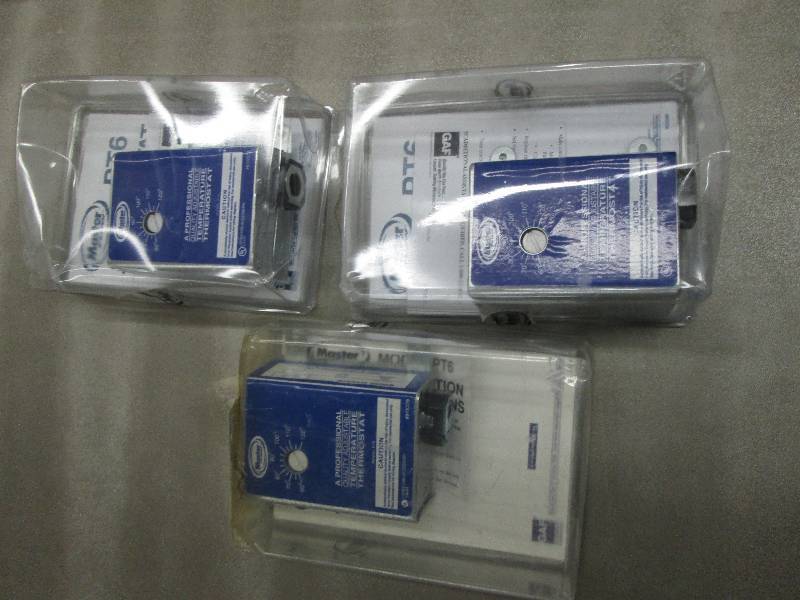 lot 170 image: Lot of 3 Master Flow Manually Adjus...