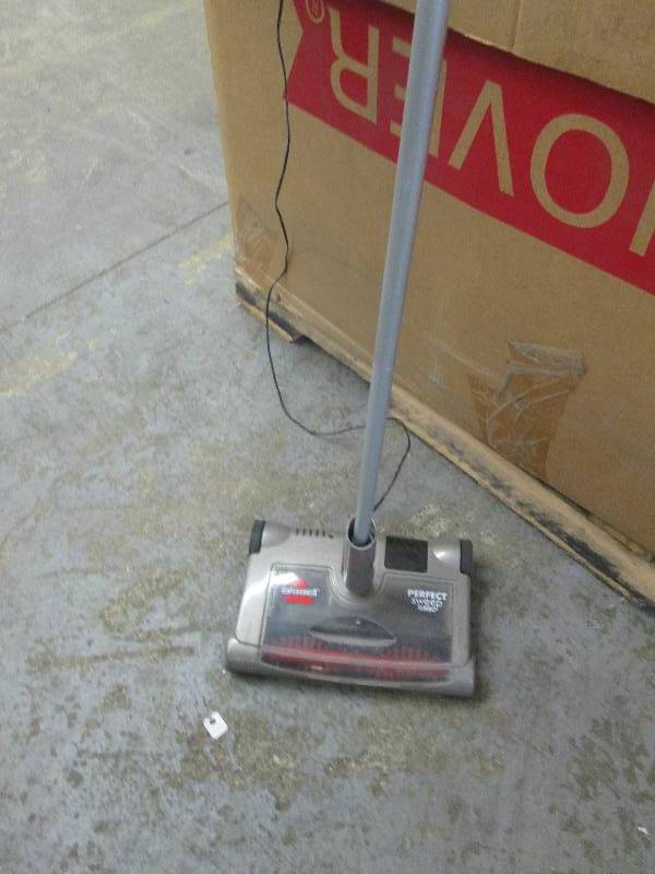 lot 176 image: Bissel Perfect Sweep Turbo...