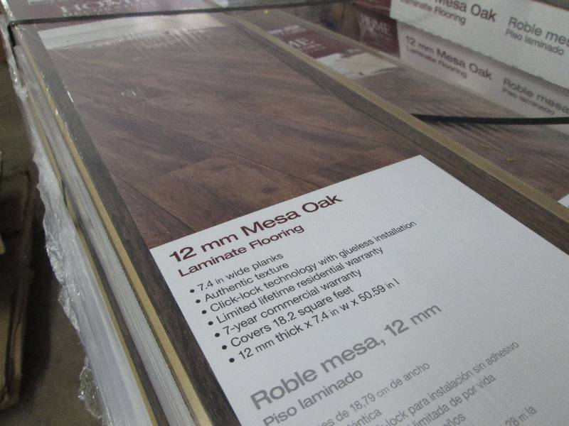 lot 206 image: 9 Cases Home Decorators Collection ...