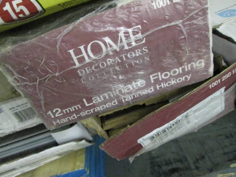 lot 277 image: 2 Cases Home Decorators Collection ...