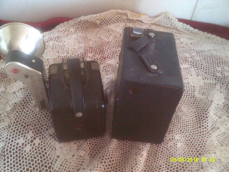 2 ANTIQUE CAMERAS