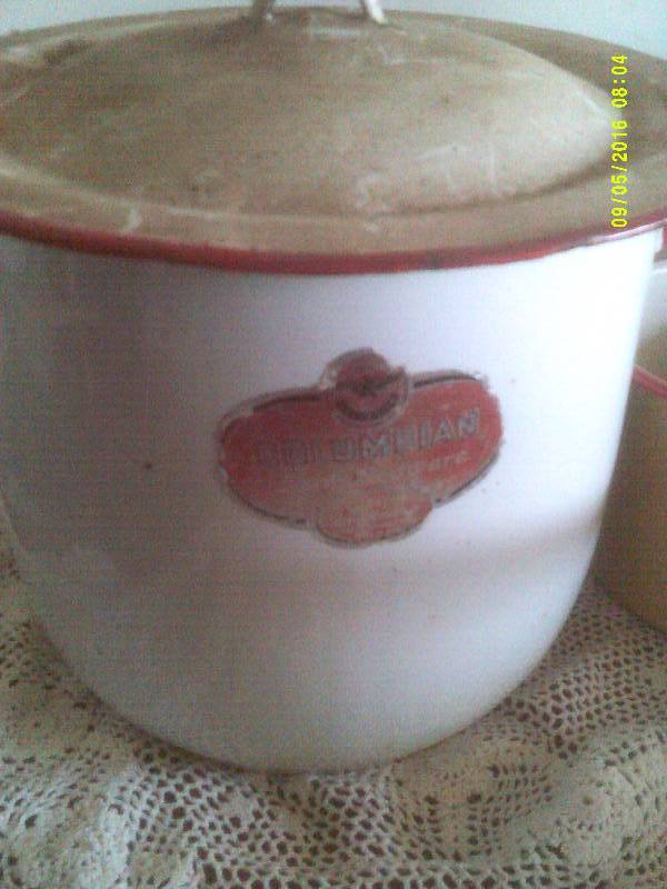 VINTAGE ENAMEL BEAN POT AND KETTLE