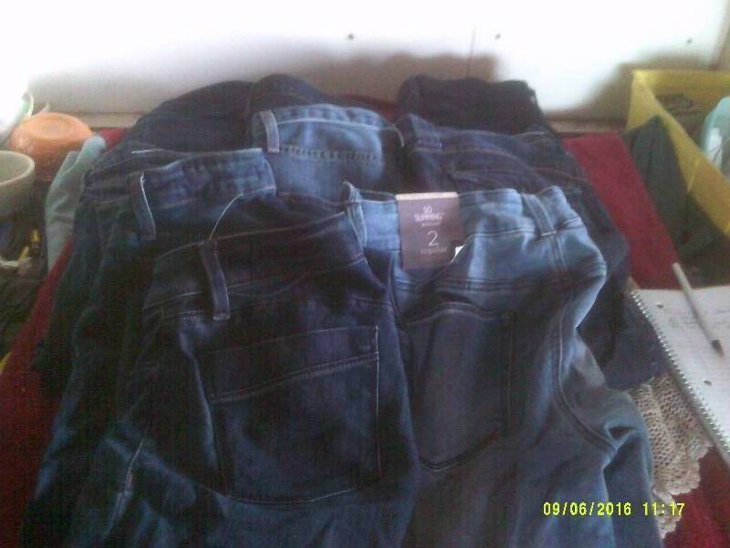 SZ 8 ,5 24 W NAME BRAND NAME WOMENS JEANS