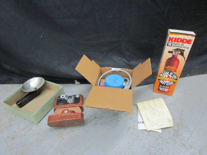 lot 119 image: Argus Camera,Fire Exstinguisher, pump