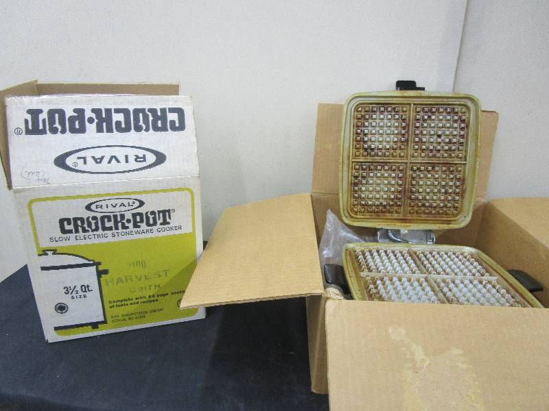 lot 121 image: Crockpot unused in box yet and griddle maker