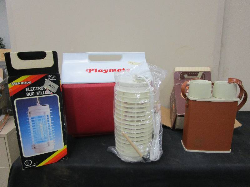lot 124 image: Playmate cooler, bug zapper and thermos