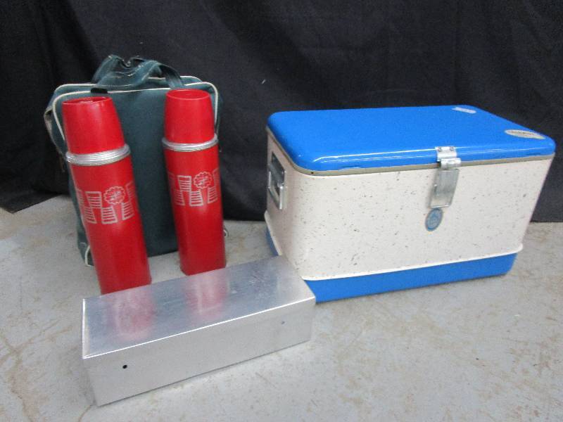 lot 127 image: Keapsit Cooler looks unused and thermous snack set