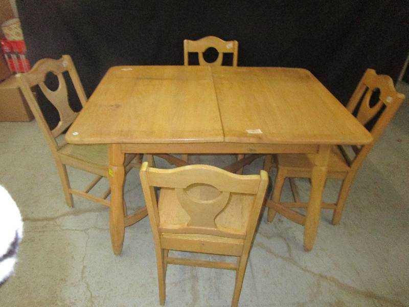 lot 129 image: Blonde Kitchen table and 4 chairs needs some TLC 4x 34
