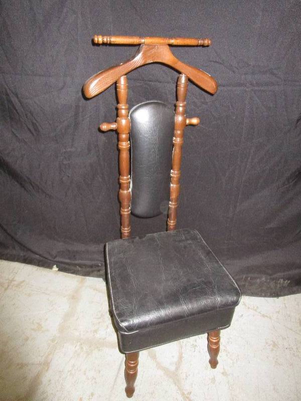 lot 142 image: Antique chair with leather
