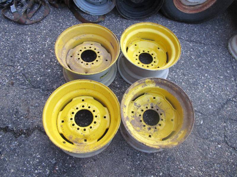 lot 18 image: Set of 4 Skidster Rims 6 Lugs 16.5 x 9 34