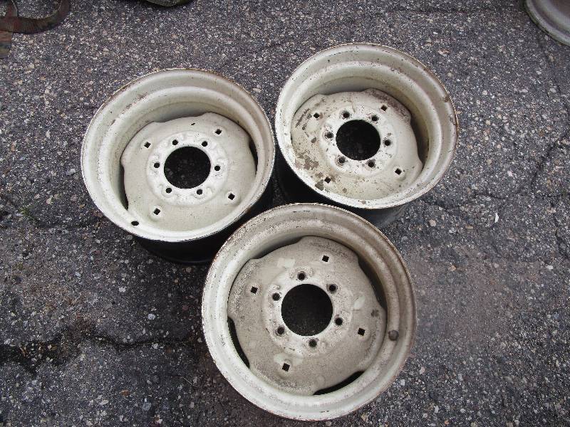 lot 27 image: (Qty 3)16.5 x 9 34 6 lug Rims