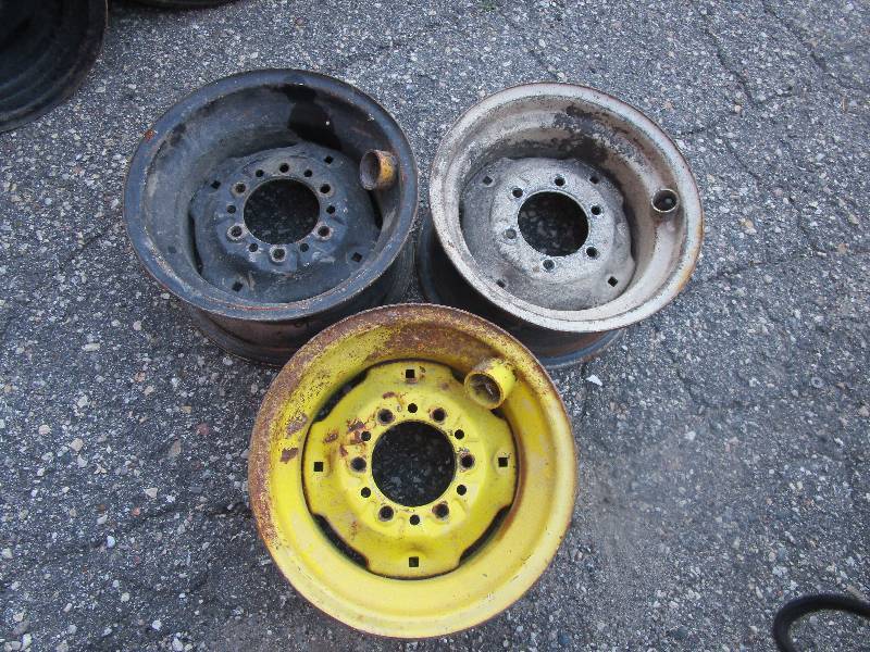 lot 32 image: Qty 3 6 Lug rims 15 x 8