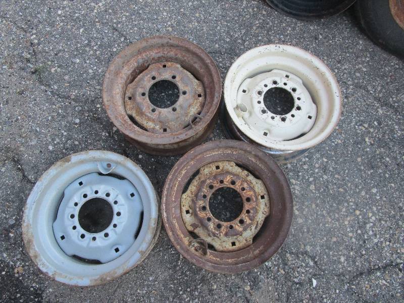 lot 33 image: Qty 4 Rims 6 lug 15 x 6