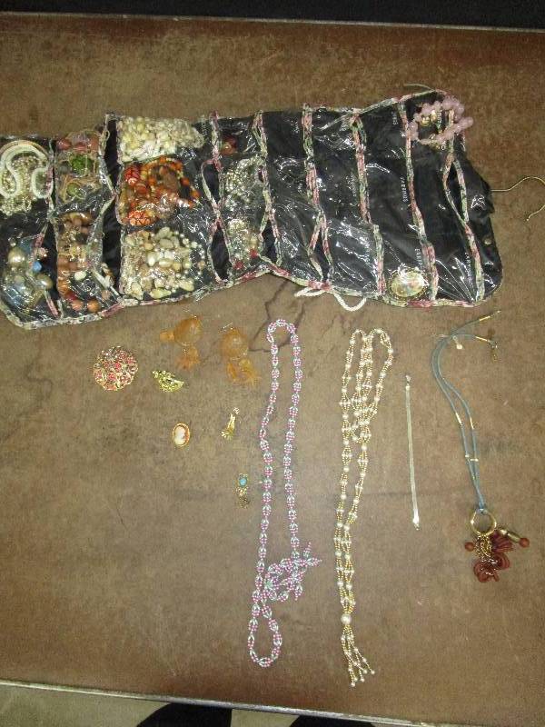 lot 55 image: Various Costume Jewelry
