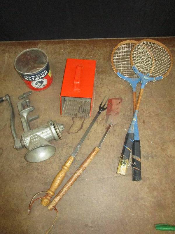 lot 65 image: Cherry Picker, Grilling tools, meat grinder and badmittons