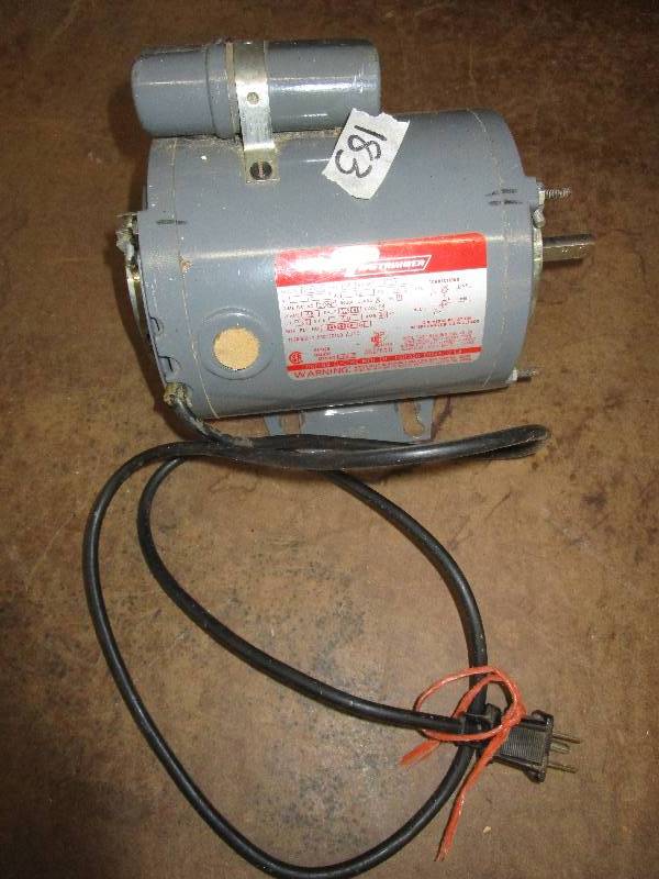lot 74 image: Dayton Wattrimmer Motor 115 v 3.2 A 60 HZ. Model 6k870A 12 HP 1725 RPM