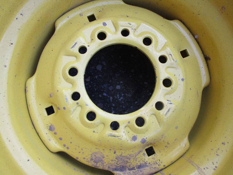 lot 19 image: Set of 4 Skidster Rims 6 Lugs 16.5 x 9 34