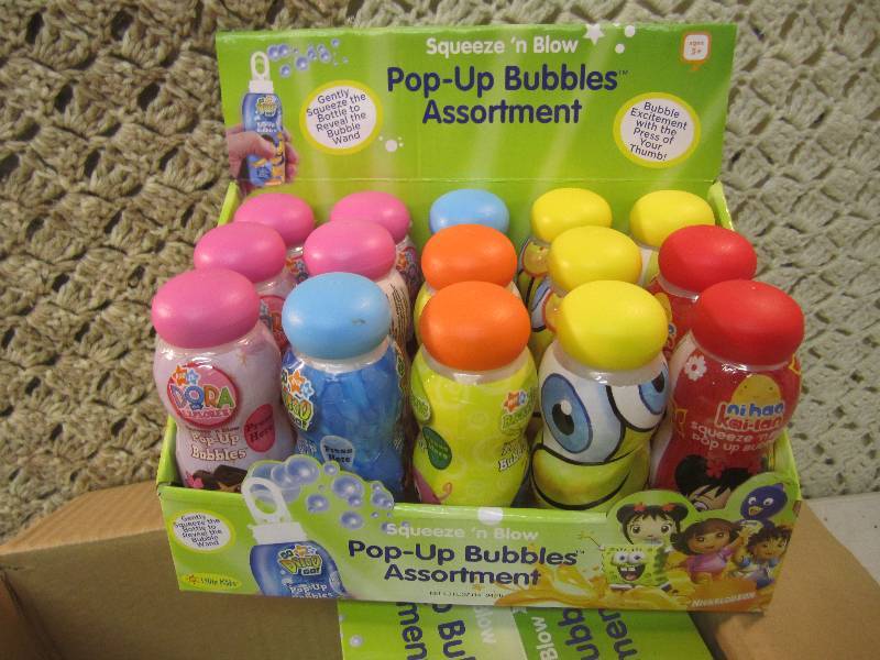 Case of 30 Squeeze N Blow Pop-Up B...