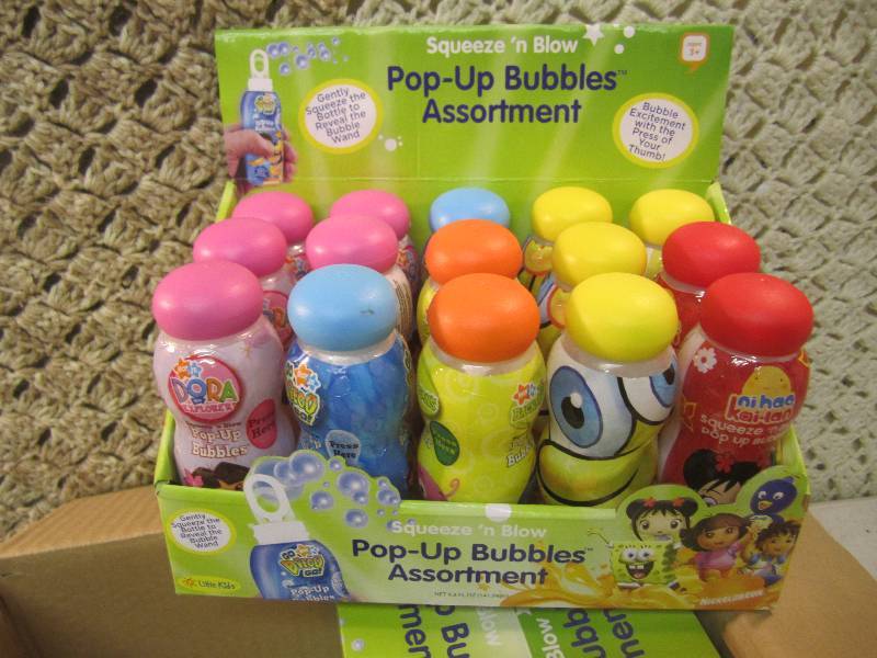 Case of 30 Squeeze N Blow Pop-Up B...