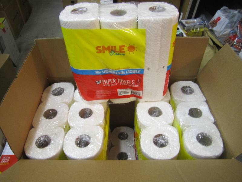 Case of 30 Rolls of Paper Towels 10...